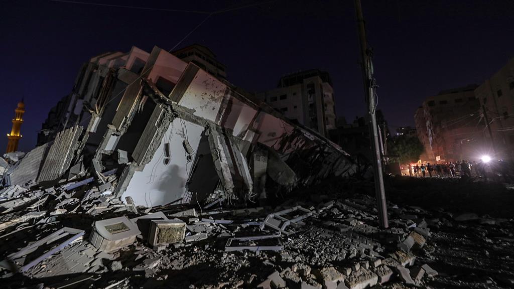 Torre Hanadi destruída na Faixa de Gaza depois de ataque israelita. Foto: Mohammed Saber/EPA