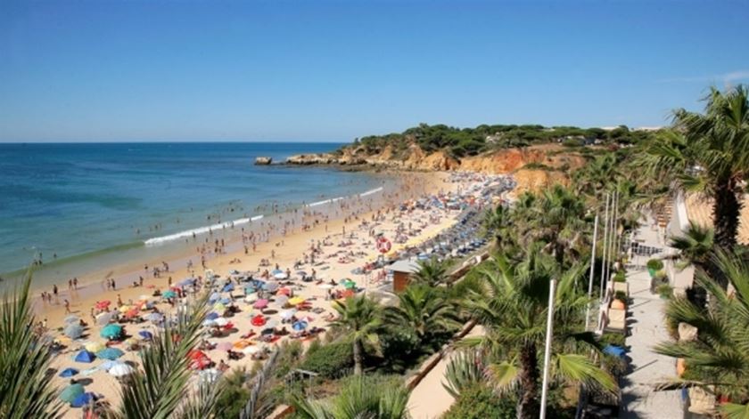 Sem corredor aéreo, praias portuguesas podem ter menos turistas do que se esperava. Foto. Algarve Primeiro