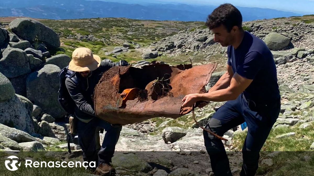 100 kg de lixo recolhidos na Serra da Estrela. Havia monos, garrafas de vidro e muito, muito plástico