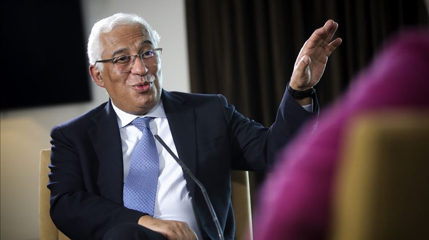 António Costa elogia râguebi e fala em bons exemplos no uso do VAR -  Renascença