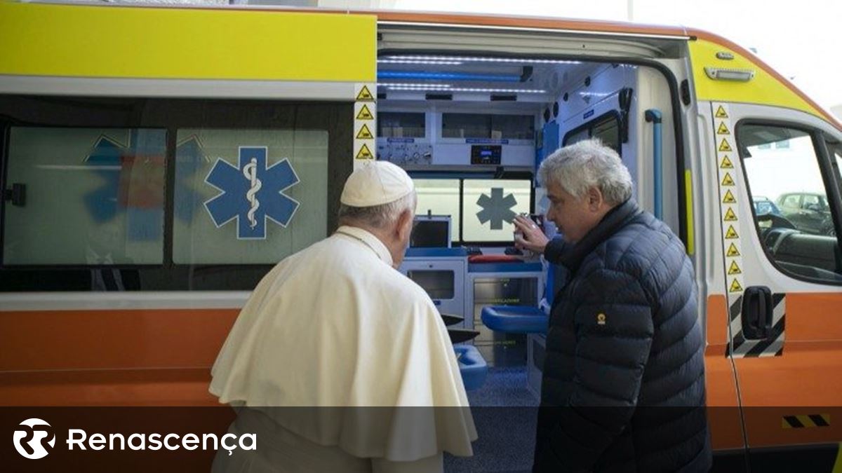 Ambulância doada pelo Papa já foi entregue em Lviv