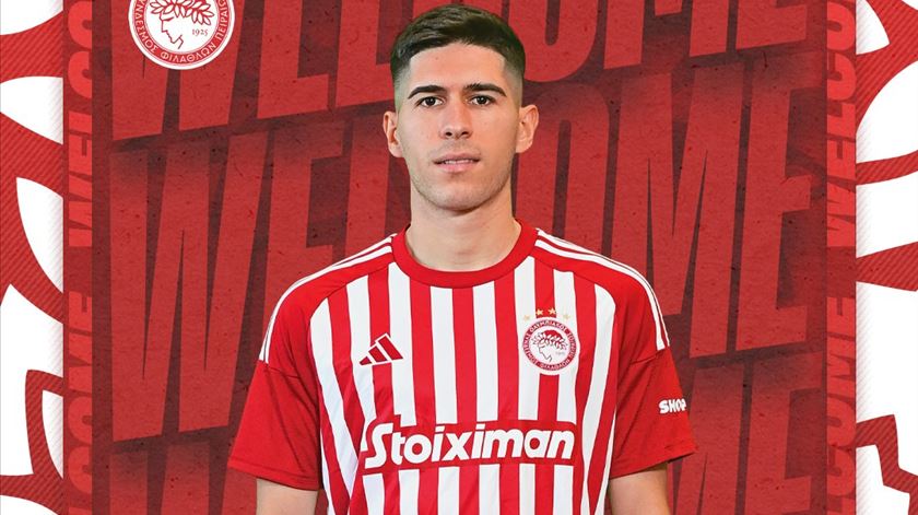 FC Porto empresta Fran Navarro ao Olympiacos