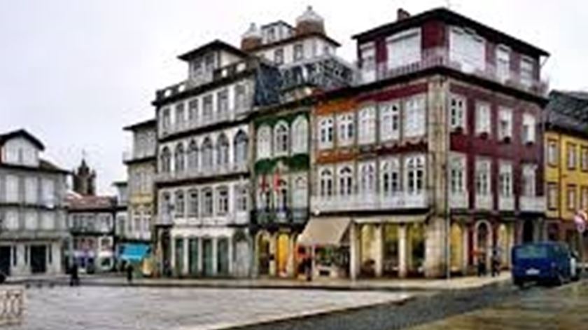 Guimarães, Largo do Toural Foto: DR