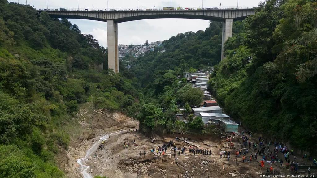Inundações na Guatemala faz, pelo menos, seis mortos. Image Moises CastilloAP