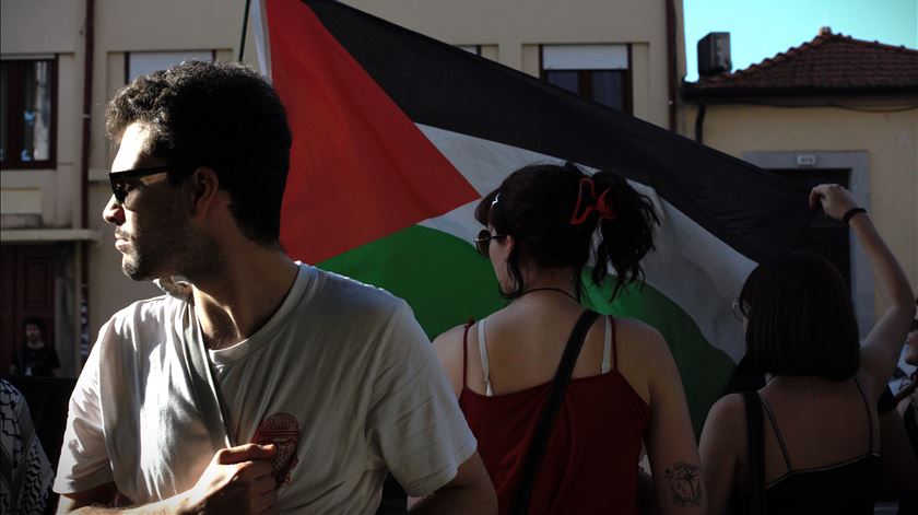 The rally was intended to mark the date of the eviction of Stop, and to show solidarity with Palestine. Photo: Lara Castro//RR