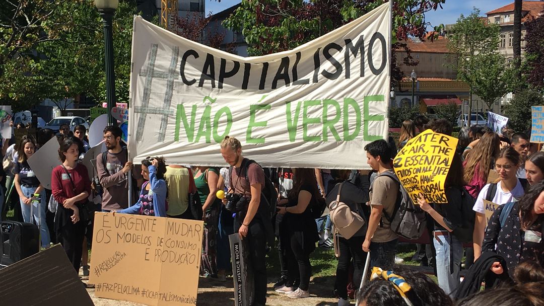 No Porto, o protesto começou na Praça da República. Foto: André Rodrigues/RR