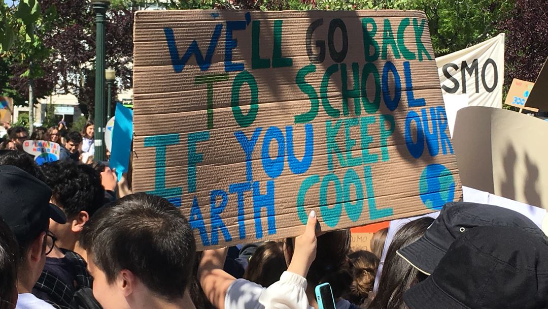 Os estudantes do Porto exigem ações urgentes para travar as alterações climáticas. Foto: André Rodrigues/RR