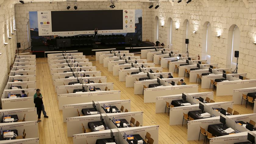 Sala da final do International Collegiate Programming Contest, na Alfândega do Porto. Foto: Marília Freitas/RR