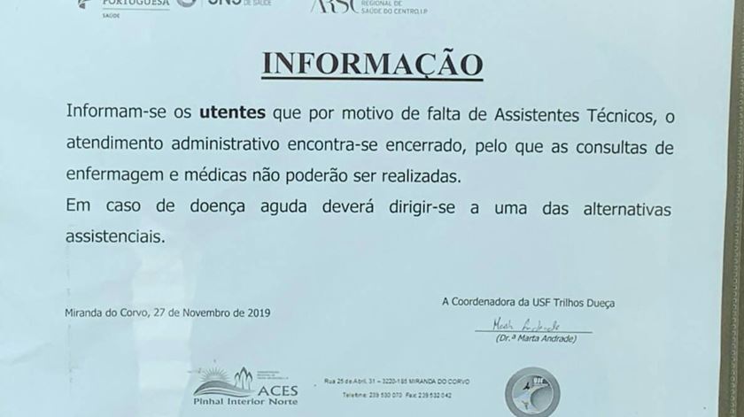 Informação à porta do centro de saúde. Foto: Facebook/Movimento de Utentes do Centro de Saúde de Miranda do Corvo