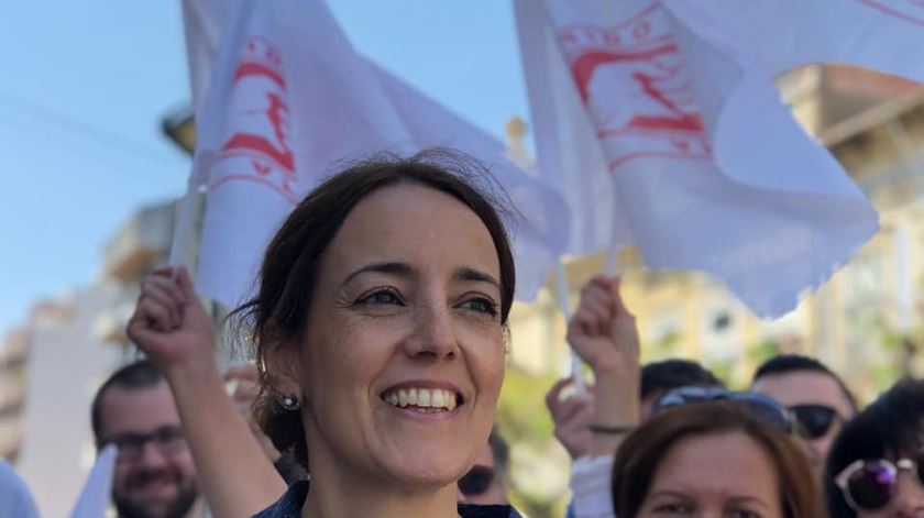 Isabel Estrada Carvalhais, professora associada de Ciência Política na Universidade do Minho, era a 10.ª na lista do Partido Socialista ao Parlamento Europeu. Foto: Facebook Isabel Estrada