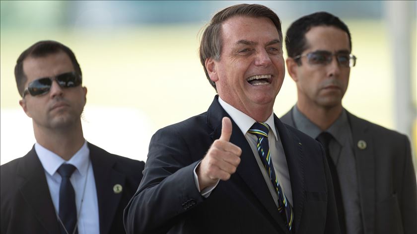 Jair Bolsonaro comparou coronavírus a uma "gripezinha" e é contra quarentenas forças. Foto EPA