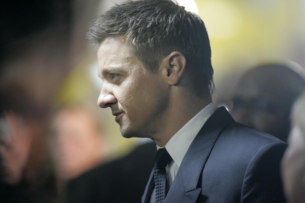 Ator do filme 'Vingadores', Jeremy Renner está em estado grave no