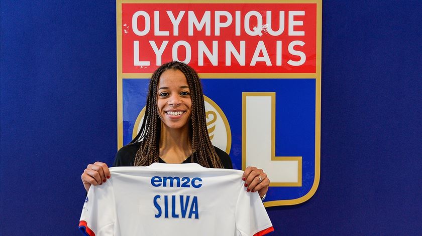 Jéssica Silva com a camisola do Lyon. Foto: Olympique Lyonnais
