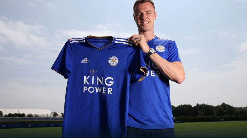 Evans com a sua nova camisola. Foto: Leicester City FC