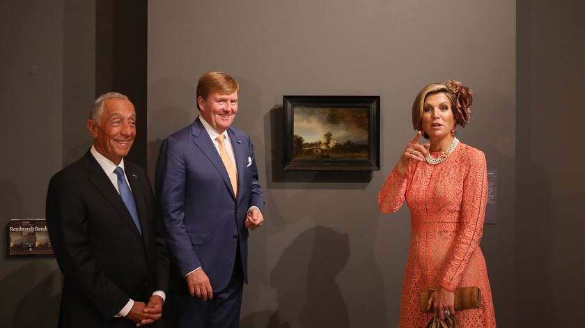 Rei Willem-Alexander e a Rainha Maxima, da Holanda, com o Presidente português. Foto: José Sena Goulão/ Lusa