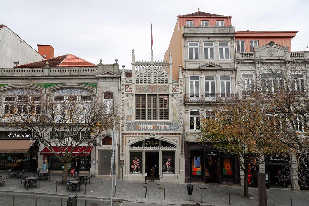 A Livraria Lello, no Porto, encerrada em tempo de confinamento. Foto: José Coelho/Lusa