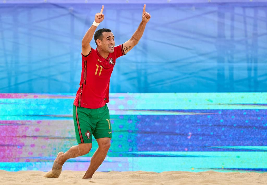 Português Léo Martins entre os finalistas para melhor jogador de futebol de  praia do Mundo - SIC Notícias
