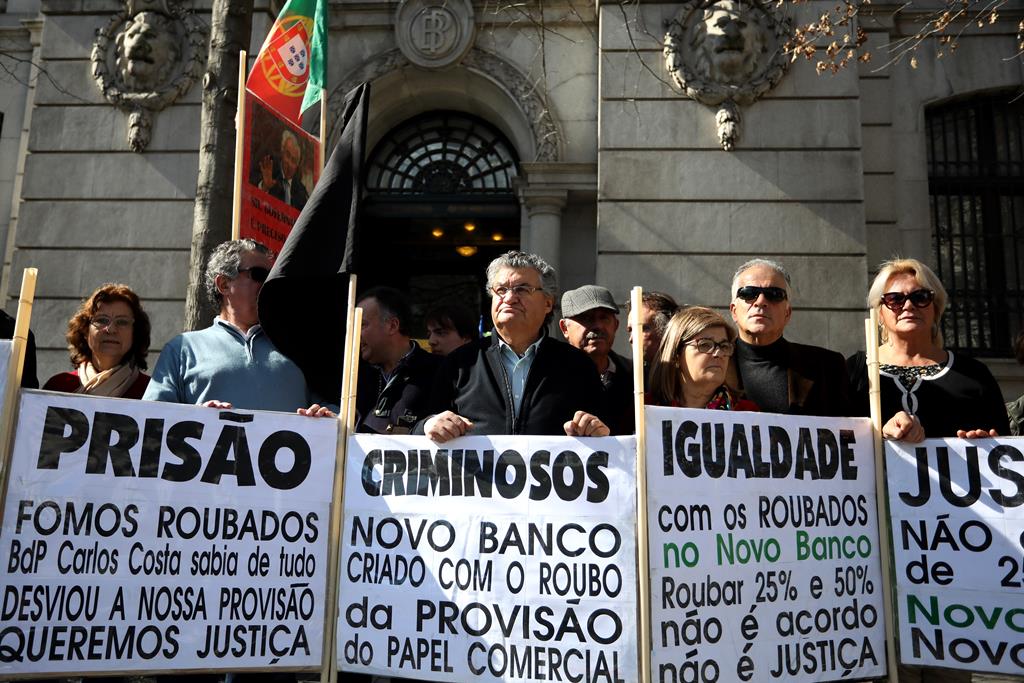 Protesto de lesados do BES. Foto de arquivo: Manuel Araújo/Lusa