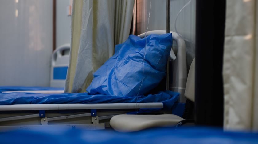 Várias pessoas sentiram medo de ir ao hospital durante o confinamento. Foto: Levi Clancy/Unsplash