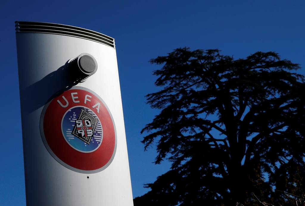 UEFA propõe-se a reavaliar a situação e admite novas sanções à Bielorrúsia Foto: Denis Balibouse/Reuters