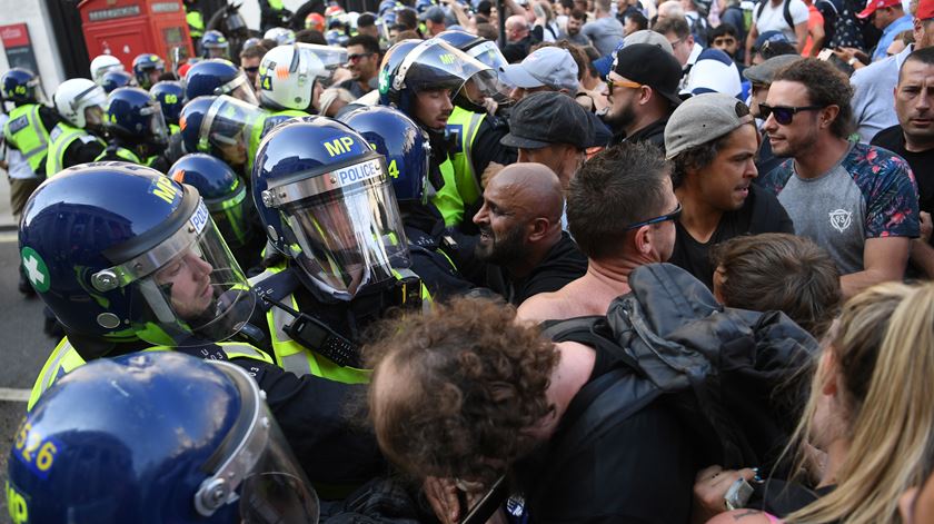 Não é a primeira vez que estas manifestações acabam em confrontos com as autoridades. Foto: Neil Hall/EPA (Arquivo)
