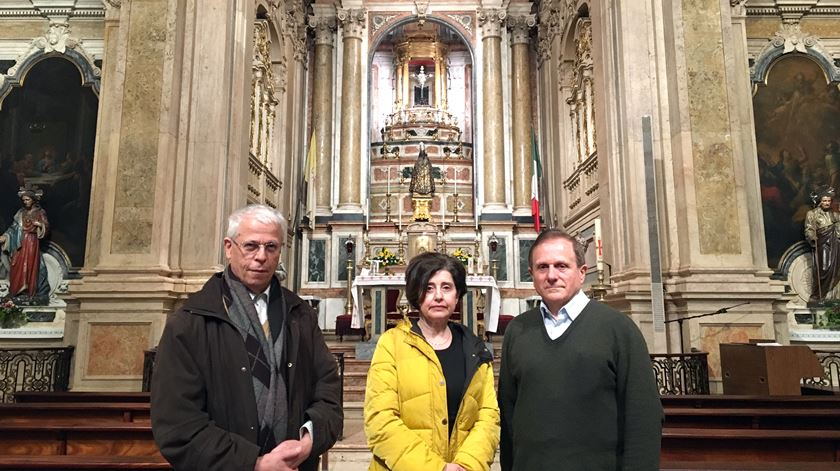 Padre Manuel da Nóbrega, Nunziatella Alessandrini e o reitor da Igreja do Loreto, o padre Francesco Temporin