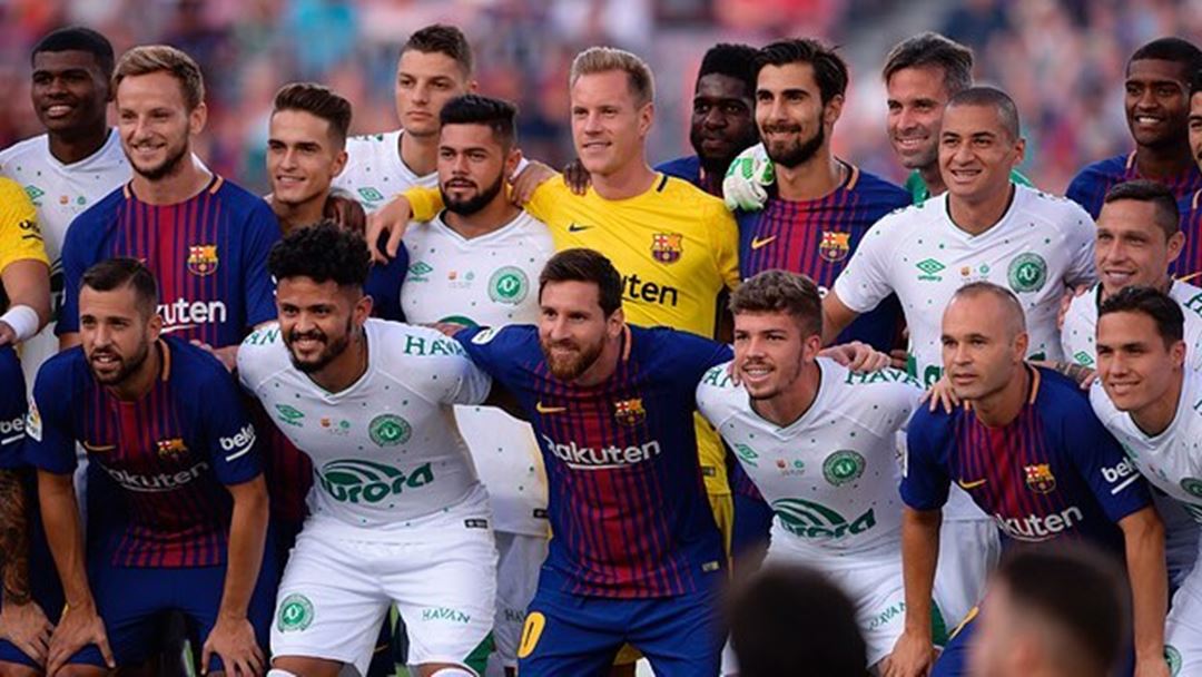 Amigável entre Chapecoense e Barcelona, em Camp Nou. Lourency foi titular. Foto: Instagram