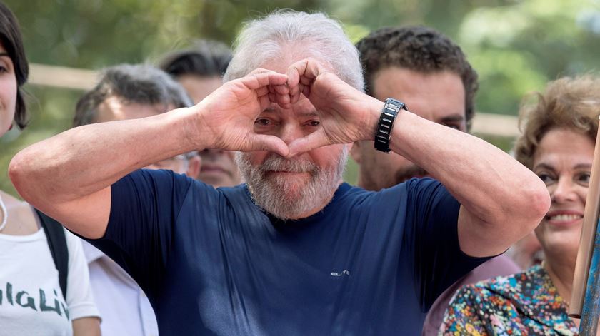"A prisão do Lula foi um movimento de paixões. Era natural que um líder tão popular, ao ser preso, gerasse uma controvérsia imensa. Isso faz parte do processo." Foto: Sebastião Moreira/EPA