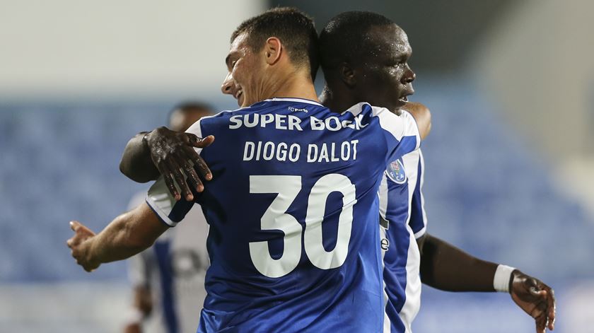 Dalot estreou-se pela equipa principal do FC Porto no jogo da Taça com o Lusitano de Évora. Foto: Miguel A. Lopes/Lusa