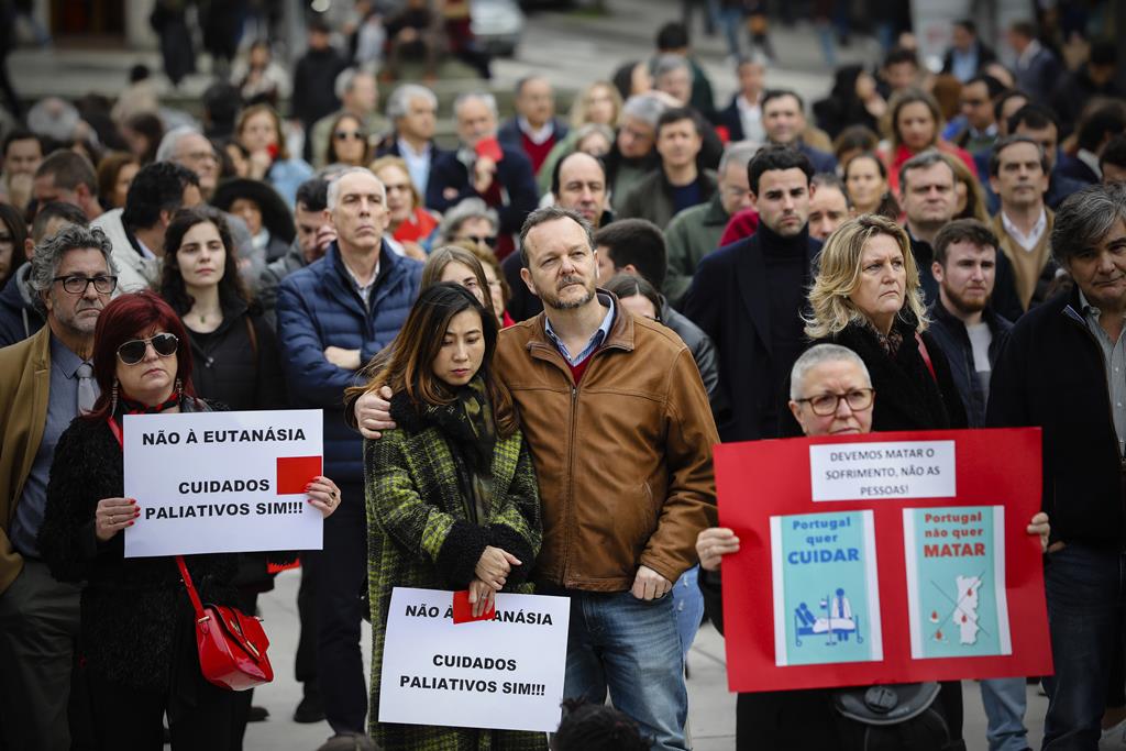 Manifestação contra a eutanásia. Foto: José Coelho/Lusa