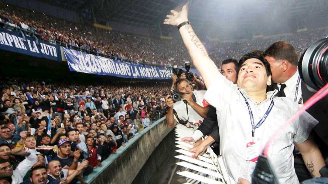 Homenagem a Maradona em Nápoles, em junho de 2005. Foto: Ciro Fusco/EPA