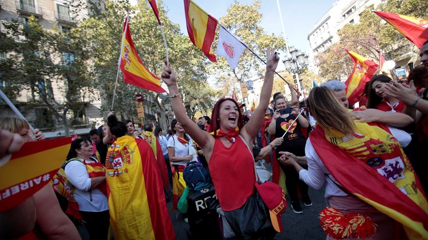 Marcha contra independência da Catalunha, em Barcelona. Foto: Marta Perez/EPA