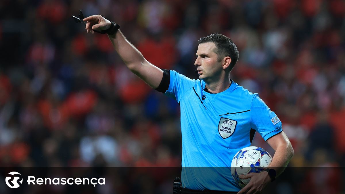 Champions: inglês Michael Oliver vai arbitrar o PSG-Benfica - SIC