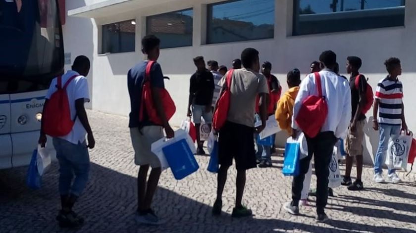 Migrantes a chegar à Bobadela. Foto: MAI/DR