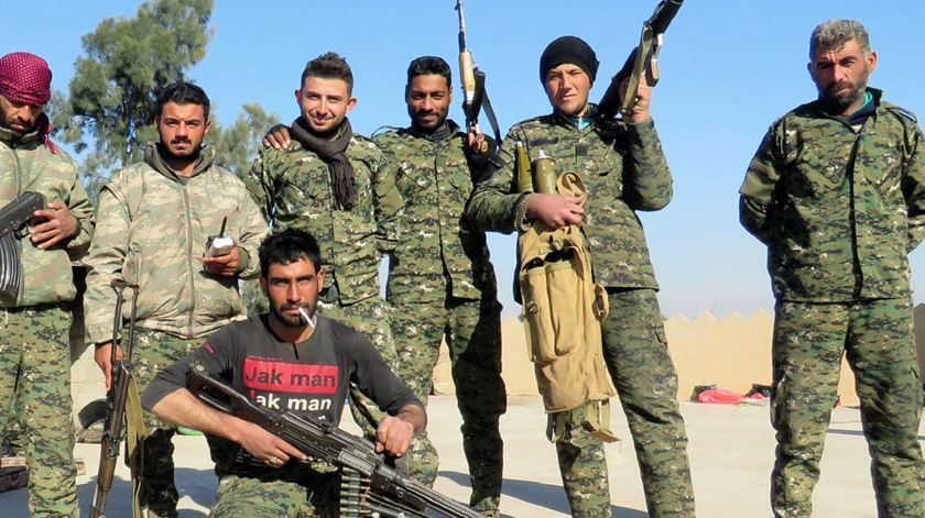 Militares do Conselho Militar Siríaco, que integra as Forças Democráticas da Síria. Foto: Facebook SMC