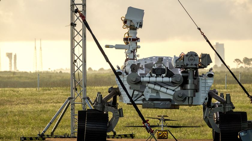 Robô tem o tamanho de um carro, mas com seis rodas, um braço robótico, uma broca e vários instrumentos científicos. Foto: Cristobal Herrera-Ulashkievich/EPA