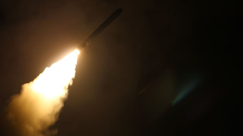 Novos mísseis lançados contra Homs. Foto: Matthew Daniels/EPA