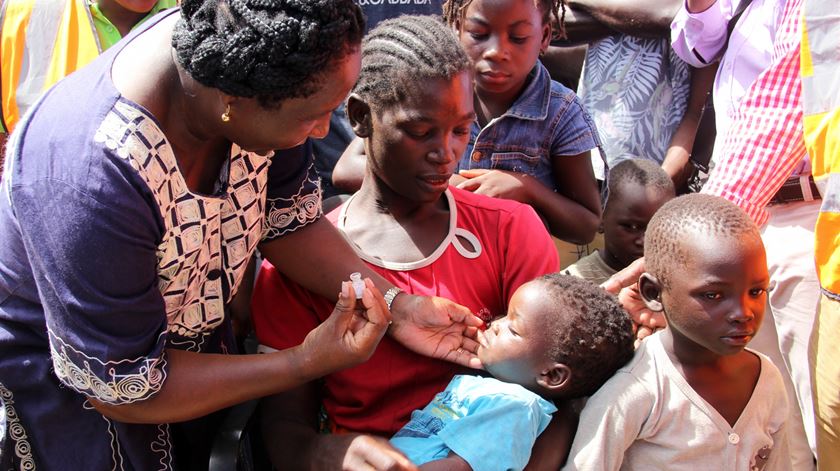 Campanha de vacinação já chegou a mais de 70% da população. Foto: Celeste Mac-Arthur/EPA