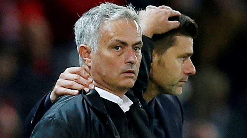 Mourinho defrontou Pochettino, como treinador do Manchester United. Foto: Andrew Yates/Reuters