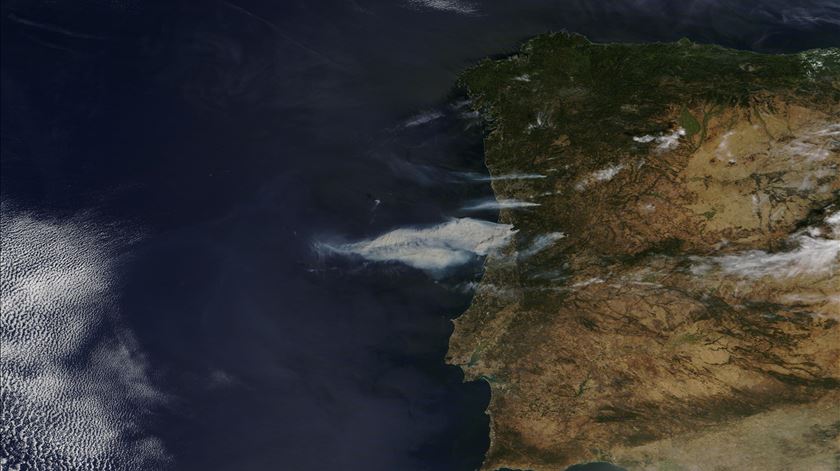 Satélites mostram dimensão dos incêndios em Aveiro. Há 160 ocorrências em Portugal