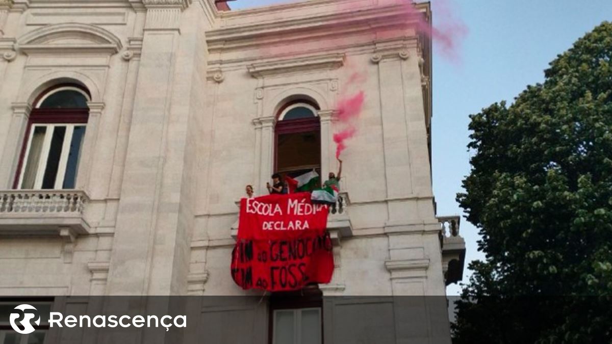 PSP detém manifestantes que ocuparam NOVA Medical School em Lisboa