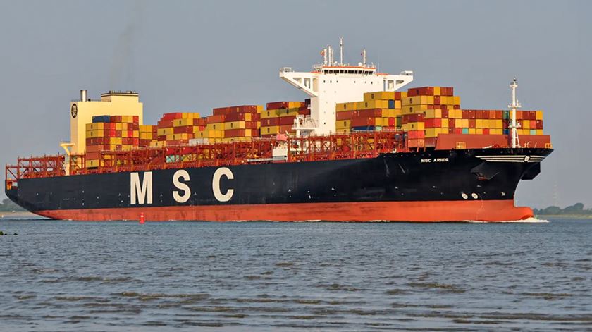 O cargueiro MSC Aries, com bandeira portuguesa, que foi capturado por forças especiais iranianas. Foto: DR