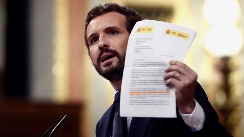 Pablo Casado critica Sánchez pelo número de mortos em Espanha. Foto: Mariscal/EPA