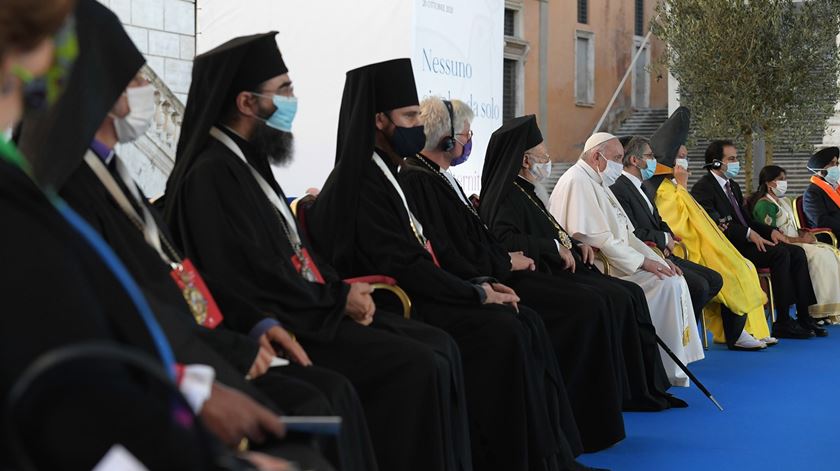 O Papa Francisco e líderes religiosos no encontro pela Paz em Roma, 2020. Foto: Vaticano