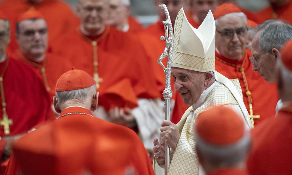 O Papa Francisco reunido com novos cardeais em Roma. Foto: Claudio Peri