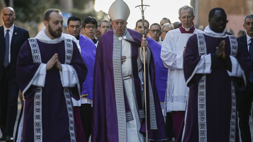 Papa na missa de imposição das Cinzas, na quarta-feira. Foto: Fabio Frustaci/EPA