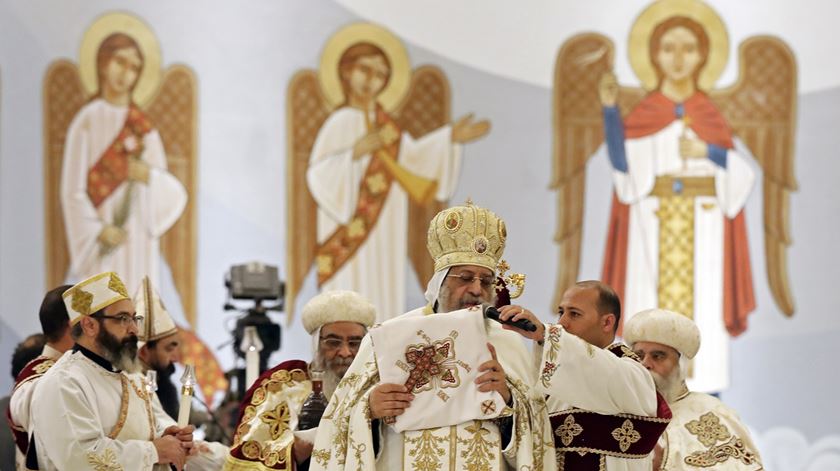 Papa Tawadros II, da Igreja Copta Ortodoxa do Egito, inaugura a catedral da Natividade. Foto: Khaled Elfiqi/EPA