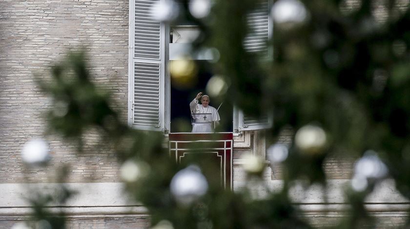O Papa Francisco, na oração do ângelus deste domingo. Foto: EPA/Fabio Frustaci
