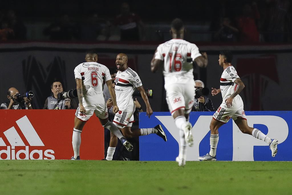 Patrick marcou o único golo do dérbi entre São Paulo e Palmeiras Foto: 