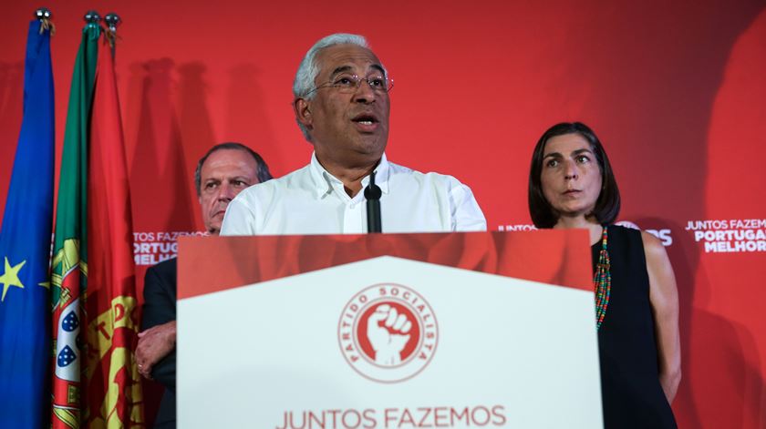 Líder socialista destacou a "maior vitória eleitoral da história do PS", afirmando que o partido sai reforçado. Foto: Tiago Petinga/Lusa